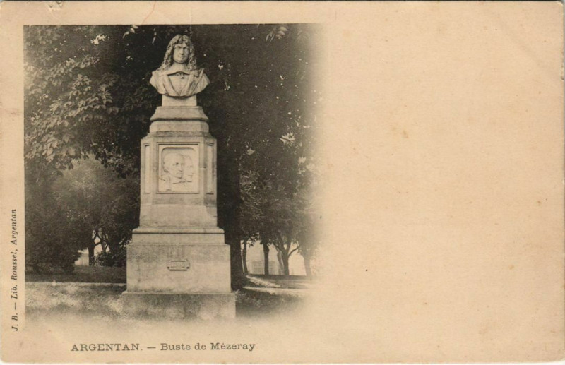 Carte postale ancienne Belleme-Buste de Mézeray à Bellême