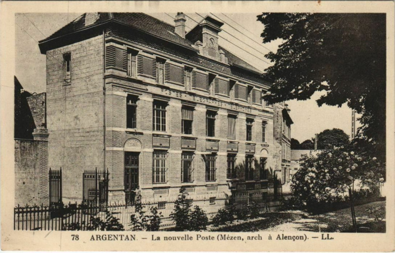 Carte postale ancienne Argentan-La nouvelle Poste à Argentan