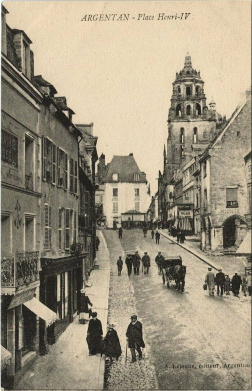 Carte postale ancienne Argentan-Place Henri Iv à Argentan