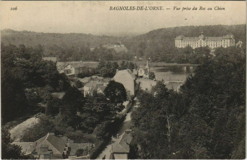 Carte postale ancienne Bagnoles-de-l'Orne-Vue prise du Roc au Chien à Ri