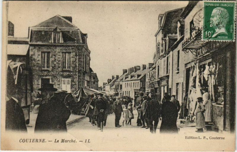 Carte postale ancienne Couterne - Le Marché