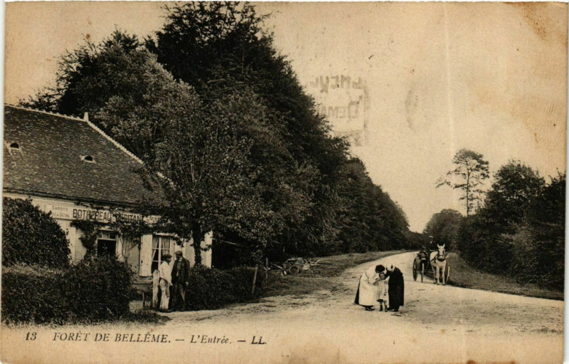 Carte postale ancienne Foret de Belleme Entrée à Bellême