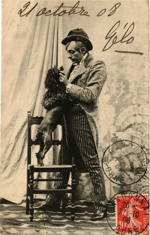 Carte postale ancienne Type avec chien