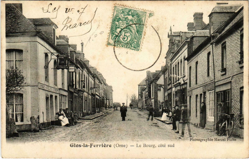 Carte postale ancienne Glos la Ferriere Orne - Le Bourg cote sud à Ri