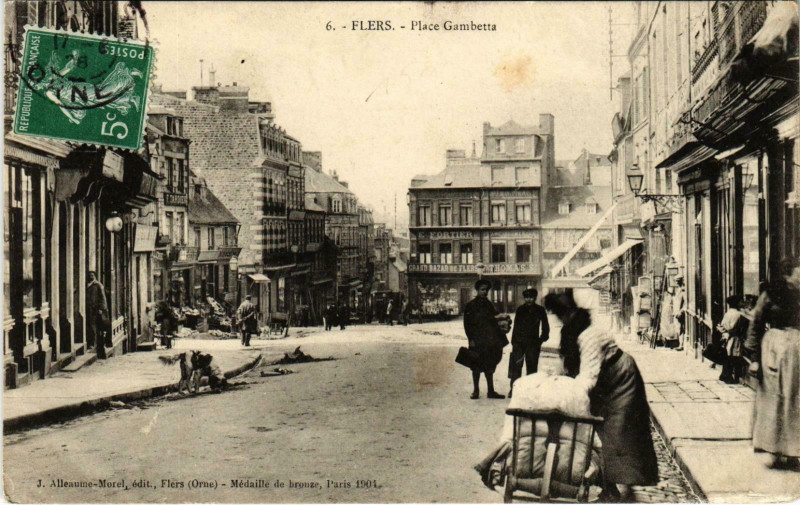 Carte postale ancienne Flers Orne - Jeanne d'Arc Immaculee Conception à Flers