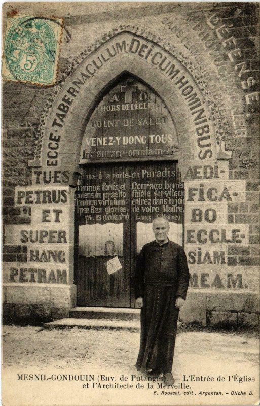 Carte postale ancienne Mesnil Gondouin Orne - L'Entree de l'Eglise