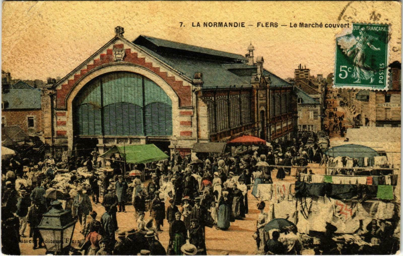 Carte postale ancienne Flers Orne - Le Marche couvert à Flers