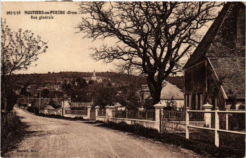 Carte postale ancienne Moutiers-au-Perche (Orne) - Vue générale à Moutiers-au-Perche