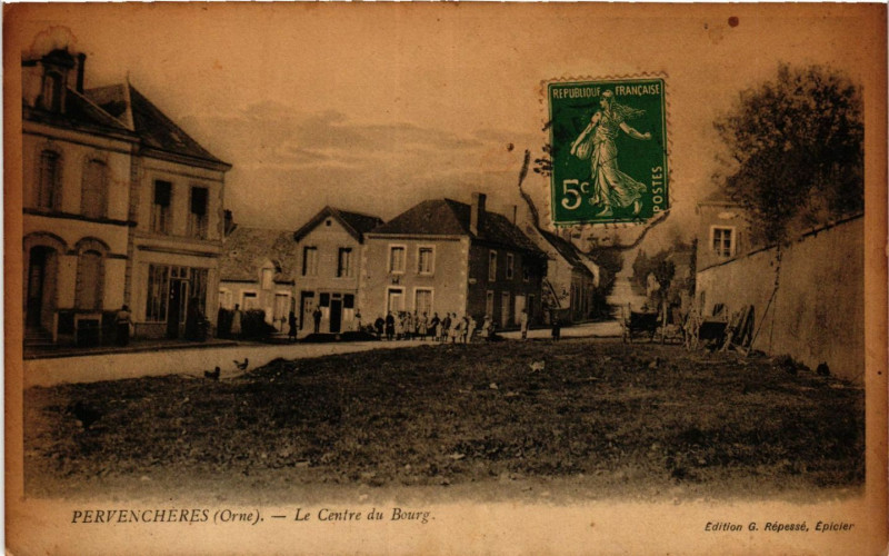 Carte postale ancienne Prevenchéres (Orne) - Le Centre du Bourg