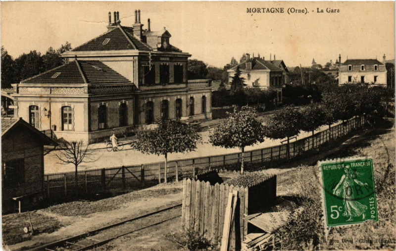 Carte postale ancienne Mortagne (Orne) - La Gare
