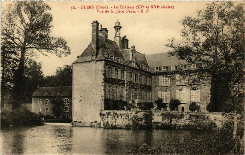 Carte postale ancienne Flers(Orne) - Le Cháteau (Xv et Xvi siécles) -Vue de la piéce ... à Flers