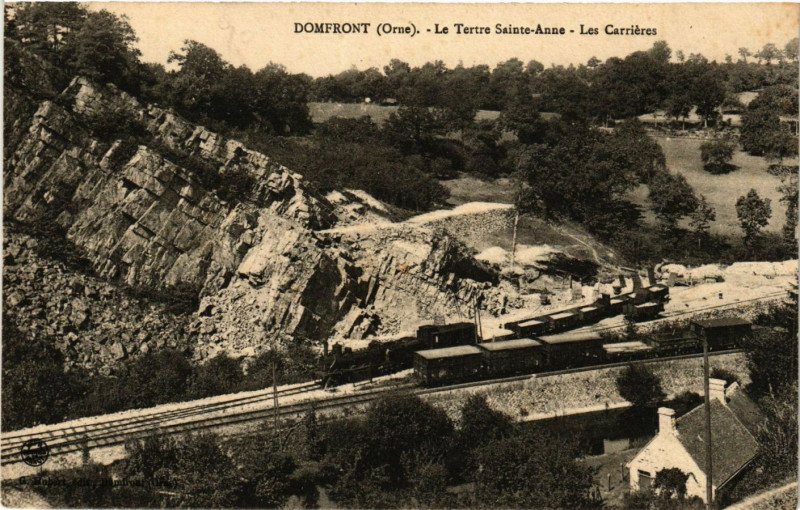 Carte postale ancienne Domfront (One) - Le Tertre Sainte-Anne - Les Carriéres à Ri
