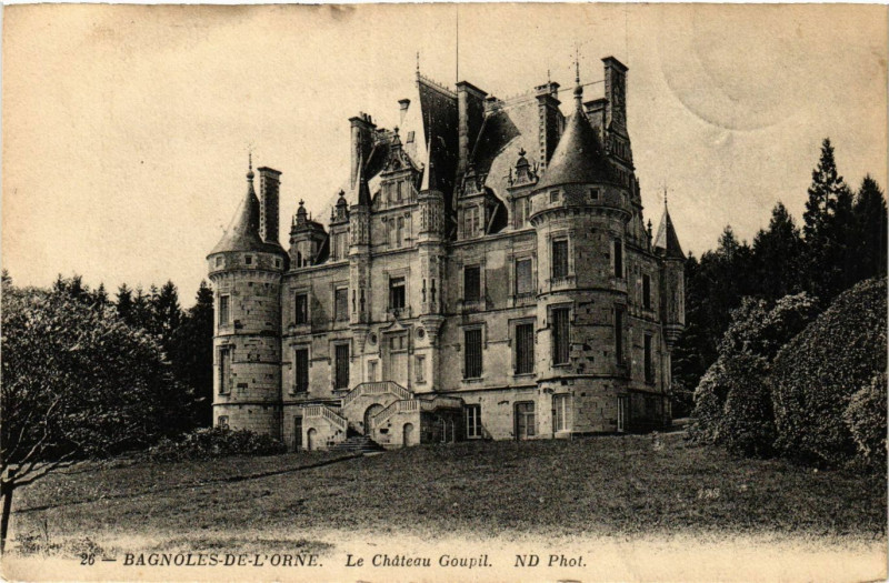 Carte postale ancienne Bagnoles-de-l'Orne - Le Cháteau Goupil