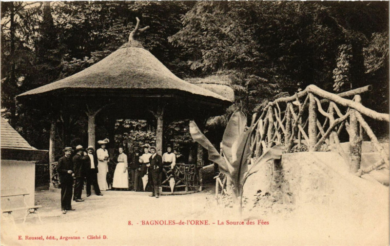 Carte postale ancienne Bagnoles-de-l'Orne - La Source des Fées