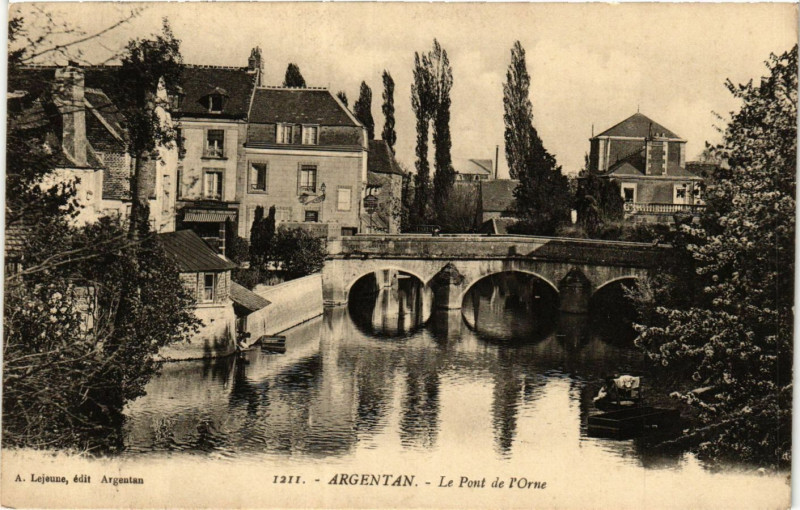 Carte postale ancienne Argentan - Le Pont de l'Orne à Argentan