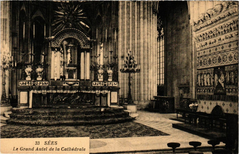 Carte postale ancienne Sees - Le Grand Autel de la Cathedrale à Sées