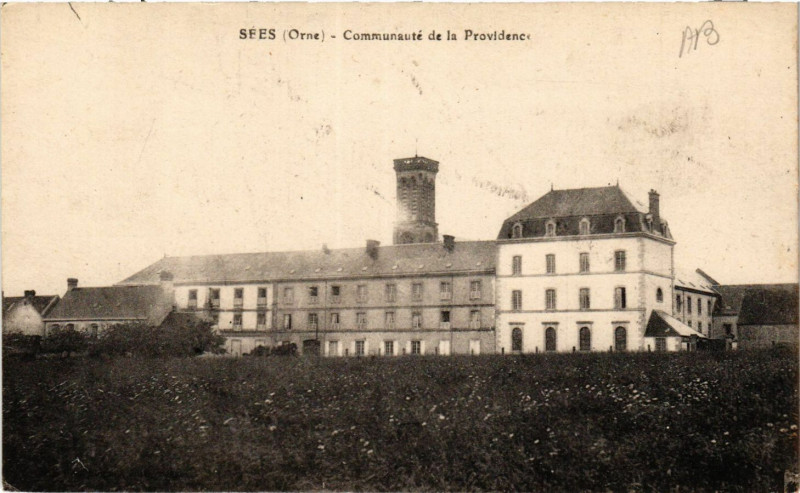 Carte postale ancienne Sees (Orne) - Communaute de la Providenc à Sées