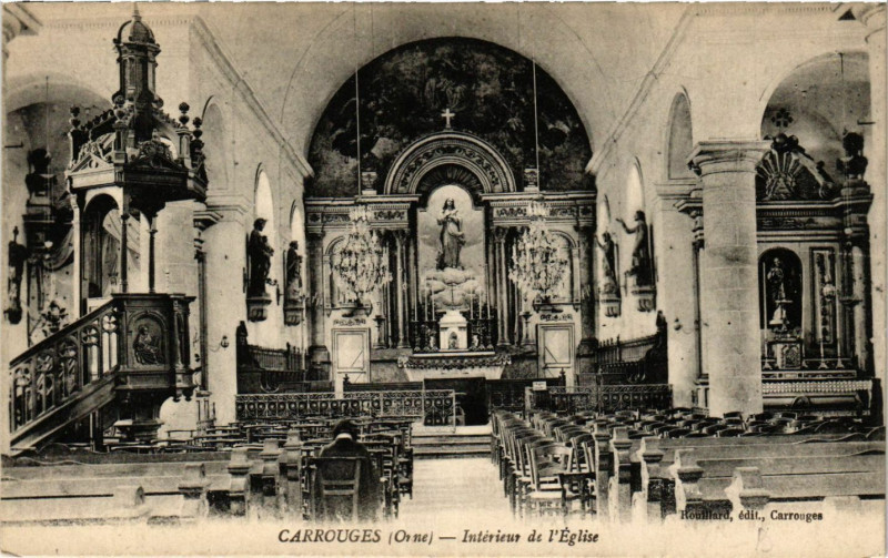 Carte postale ancienne Carouges (Orne) - Intérieur de l'Eglise à Ri