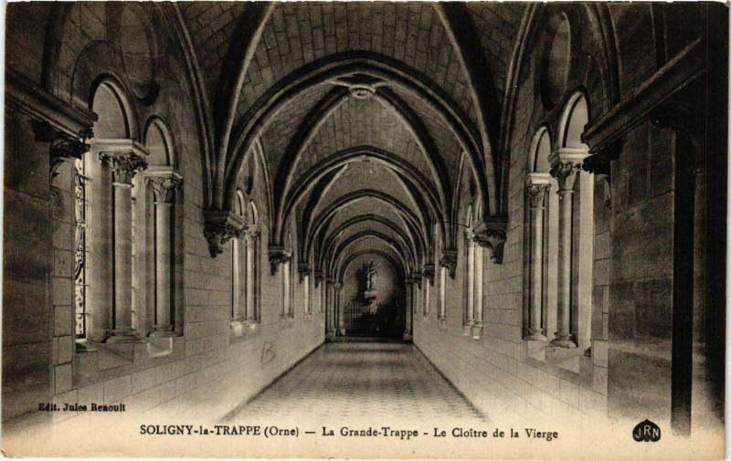 Carte postale ancienne Soligny- la-Trappe (Orne) - La Grande Trappe -Le Cloitre de la à Soligny-la-Trappe