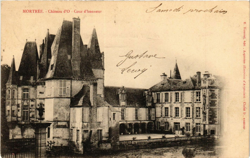 Carte postale ancienne Mortrée - Cháteau d'O-Cour d'honneur à Mortrée