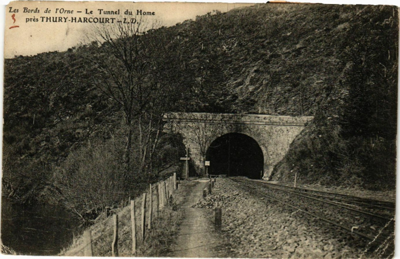 Carte postale ancienne Les Bords de l'One - Le Tunnel du Home prés Thury-Harcourt