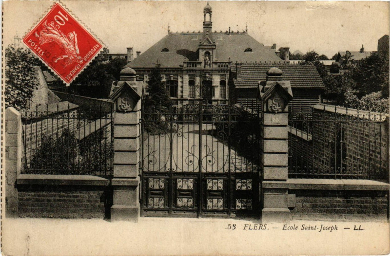 Carte postale ancienne Flers - Ecole Saint-Joseph à Flers