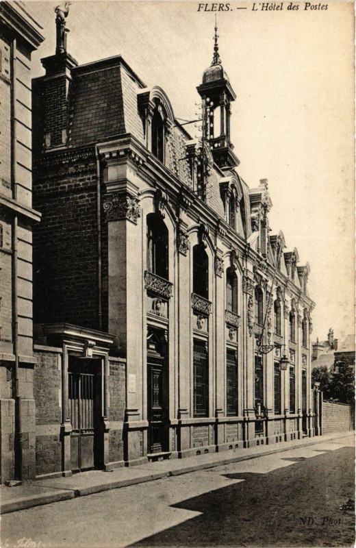 Carte postale ancienne Flers - L'Hotel des Postes à Flers