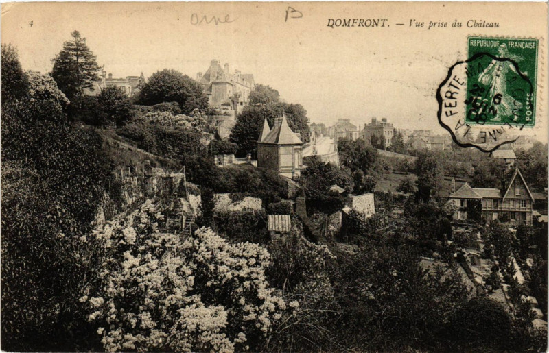 Carte postale ancienne Domfront - Vue prise du Cháteau à Ri