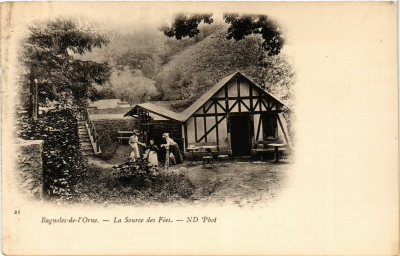 Carte postale ancienne Bagnoles-de-l'Orne - La Source des Fées