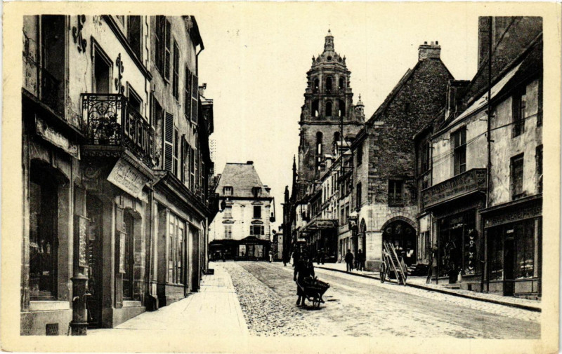 Carte postale ancienne Argentan - Place Henri Iv à Argentan