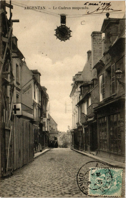 Carte postale ancienne Argentan - Le Cudran suspendu à Argentan