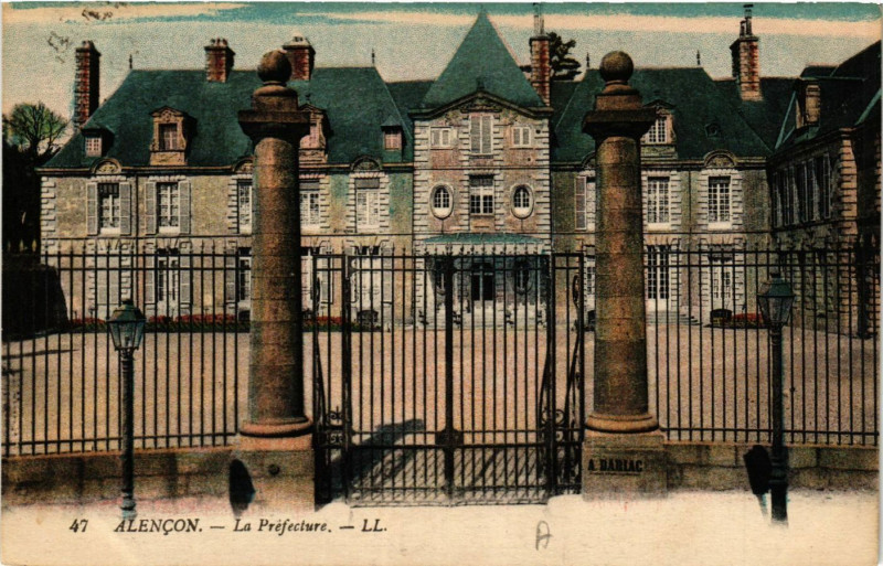 Carte postale ancienne Alencon - La Préfecture à Alençon