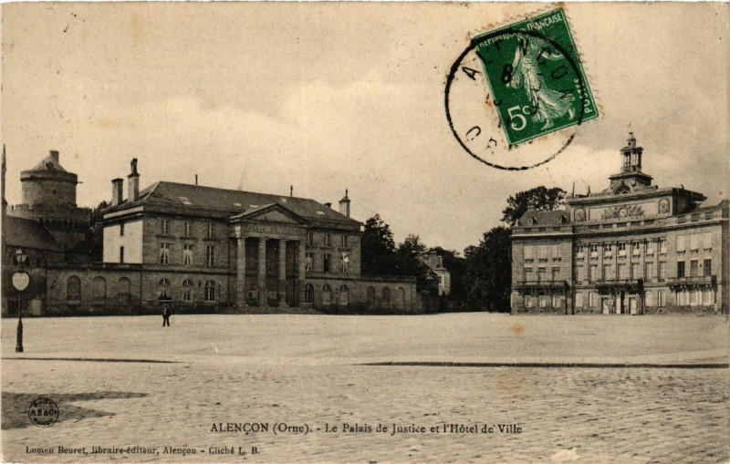 Carte postale ancienne Alencon (Orne) - Le Palais de Justice et l'Hotel de Ville à Alençon