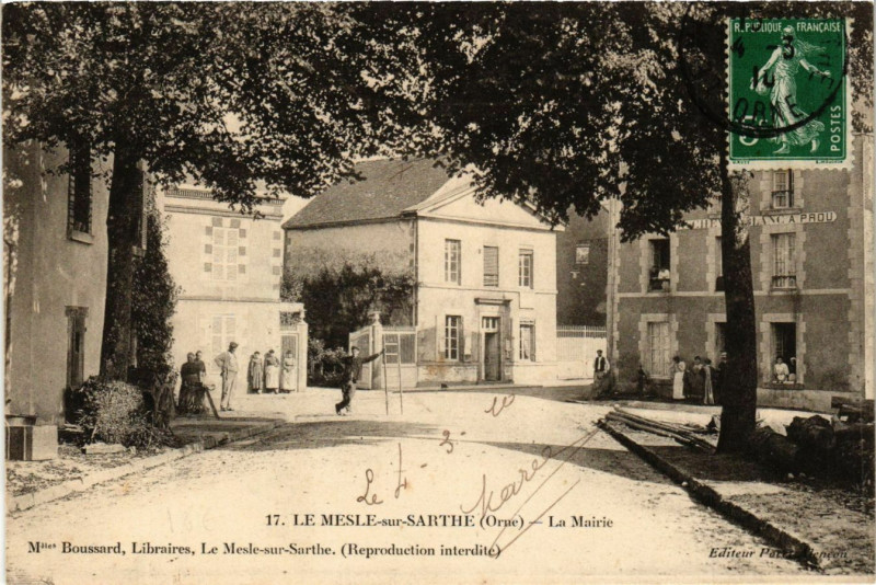 Carte postale ancienne Le Mesle-sur-Sarthe - La Mairie à Ri