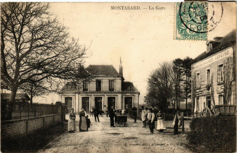Carte postale ancienne Montabard - La Gare à Montabard