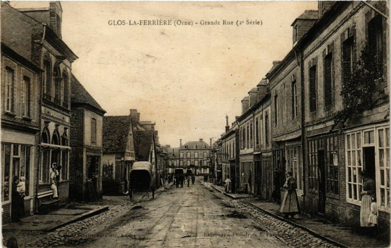 Carte postale ancienne Glos-la-Ferriere - Grande Rue à Ri