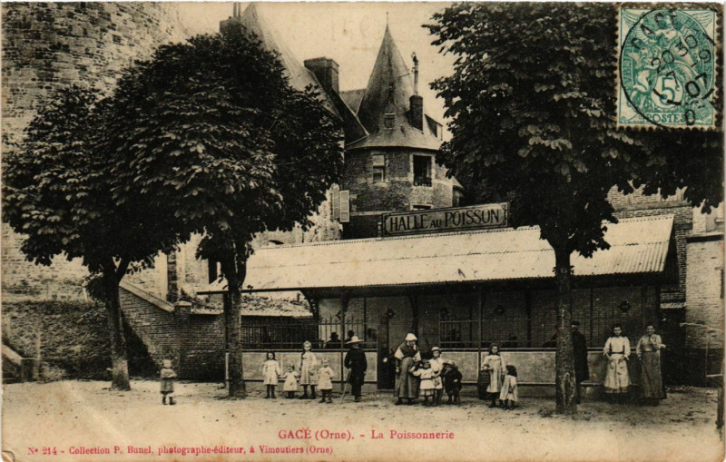 Carte postale ancienne Gace - La Poissonnerie à Gacé