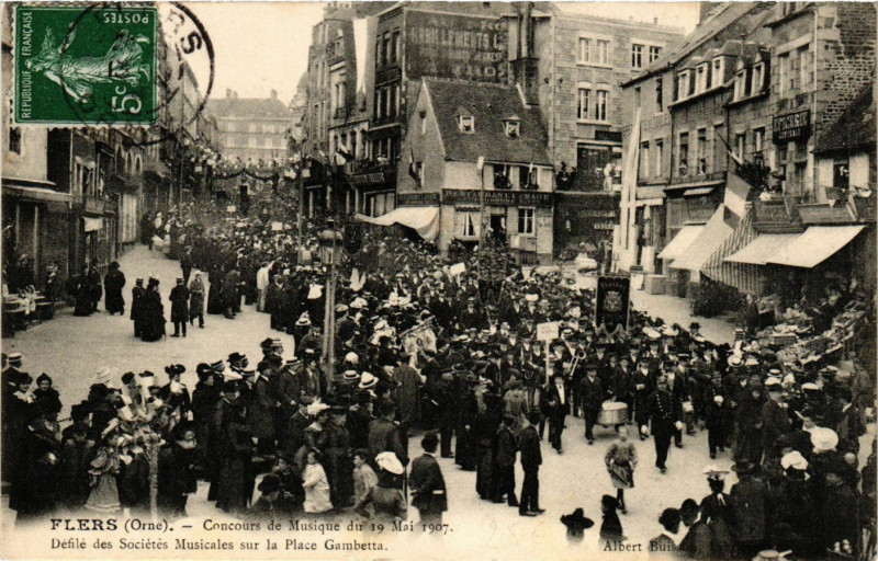 Carte postale ancienne Flers - Concours de Musique du 19 Mai 1907 Defile des Societes Musi à Flers