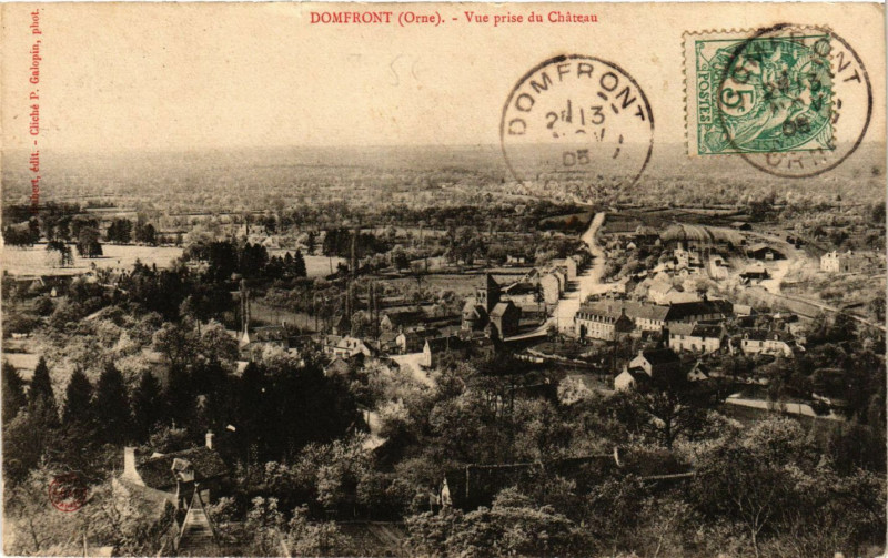Carte postale ancienne Domfront - Vue prise du Chateau à Ri
