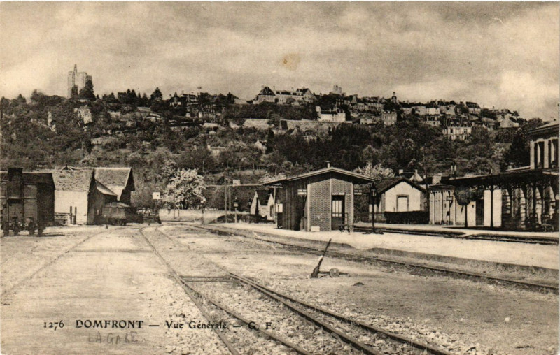 Carte postale ancienne Domfront - Vue Generale