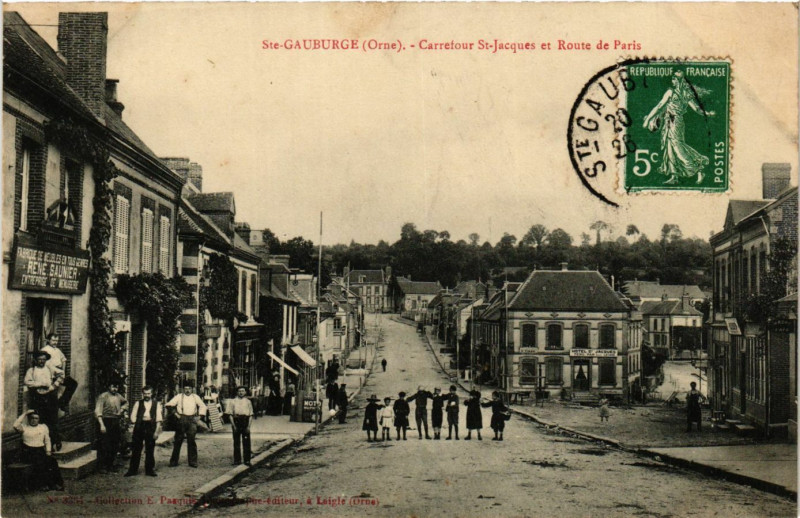 Carte postale ancienne Sainte-Gauburge - Carrefour Saint-Jacques et Route de Paris à Ri