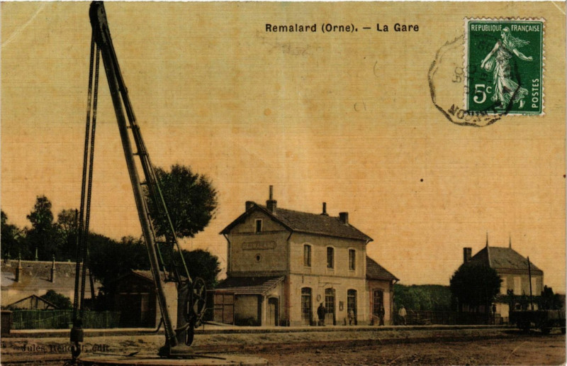 Carte postale ancienne Remalard - La Gare