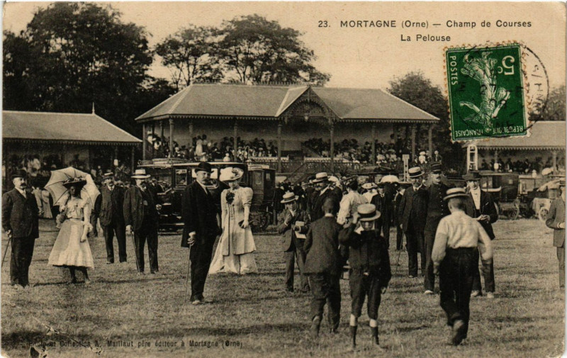 Carte postale ancienne Mortagne - Champ de Courses, La Pelouse