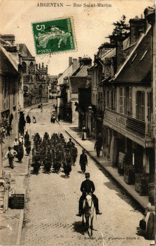 Carte postale ancienne Argentan - Rue Saint-Martin à Argentan