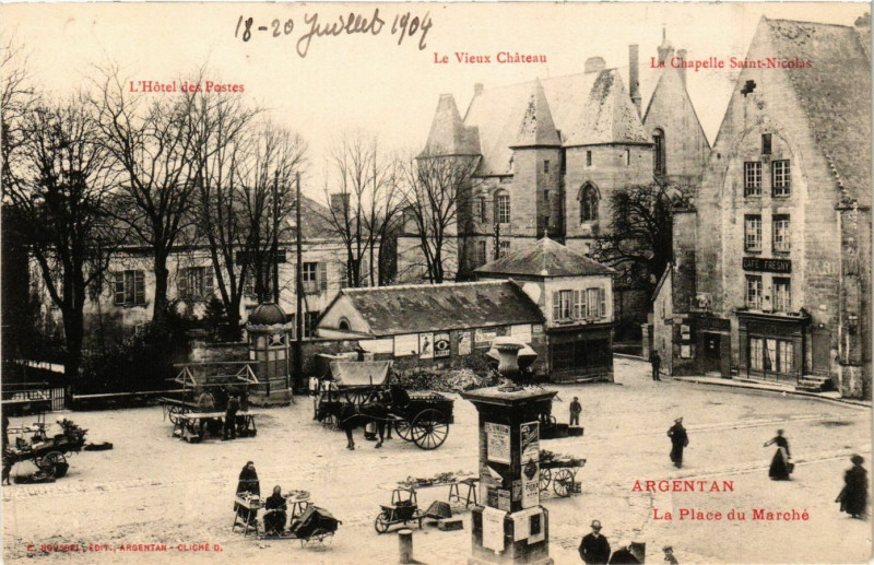 Carte postale ancienne Argentan - La Place du Marche à Argentan