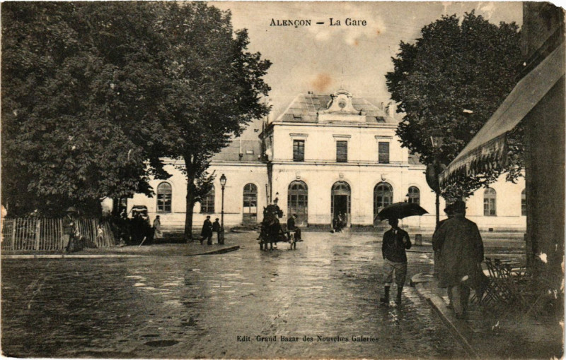 Carte postale ancienne Alencon - La Gare à Alençon