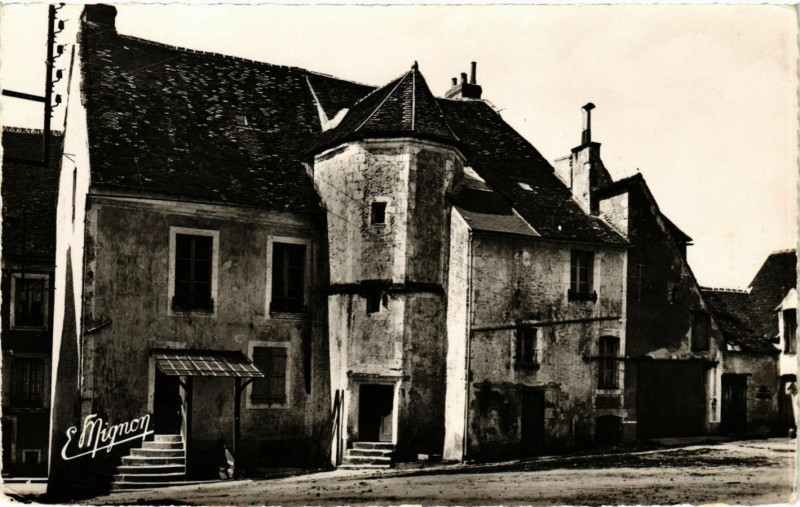 Carte postale ancienne Remalard (Orne) Tourelle de la Cour (XIe)