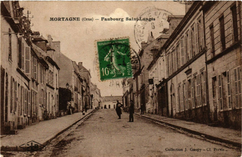 Carte postale ancienne Mortagne(Orne) - Faubourg Saint-Langés à Sai