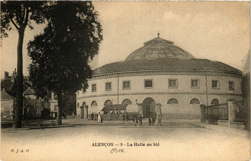 Carte postale ancienne Alencon - La Halle au blé à Alençon