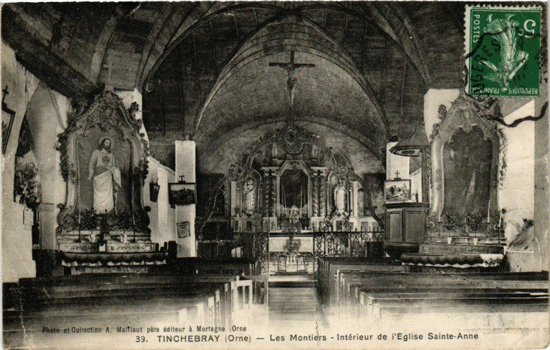 Carte postale ancienne Tinchebray(Orne)-Les Montiers - Intérieur de l'Eglise Sainte-Anne à Ri